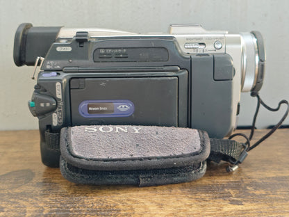 93396 Sony items_2.jpg