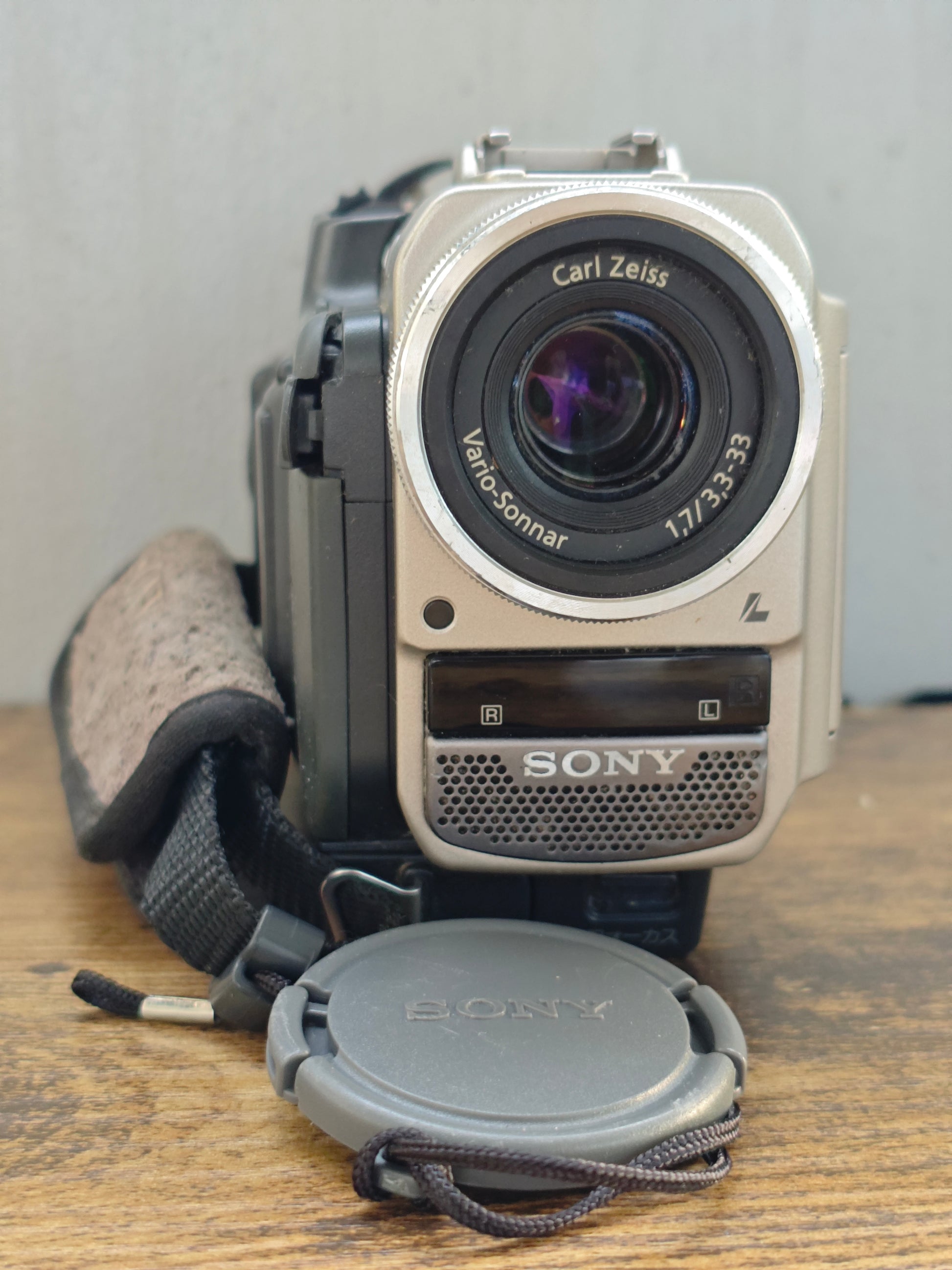 39328 Sony items_4.jpg