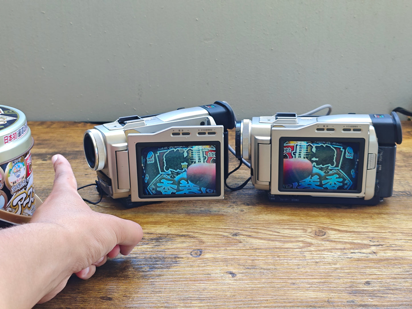 93396 Sony items_6.jpg