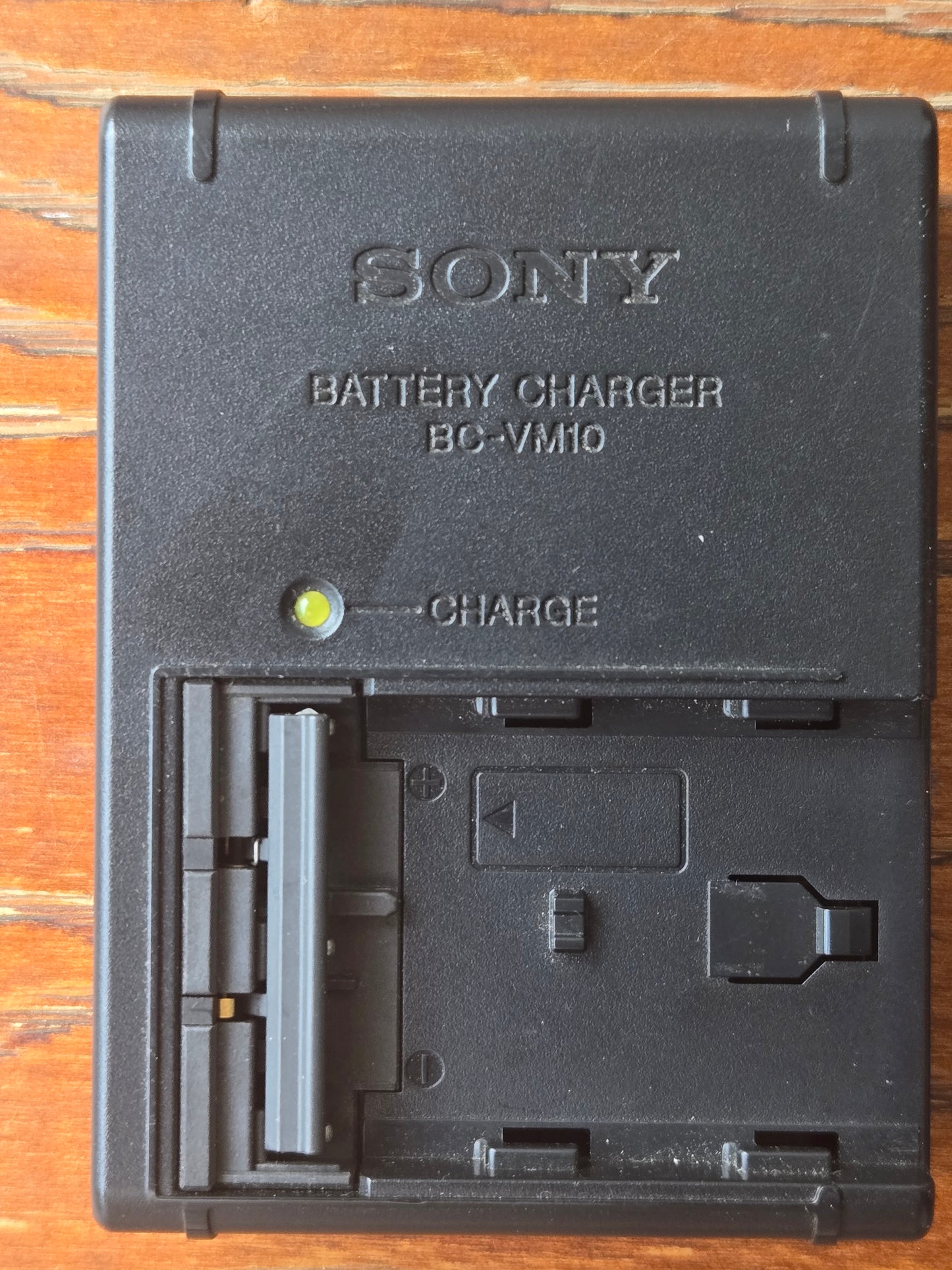 93396 Sony label_charger_2.jpg