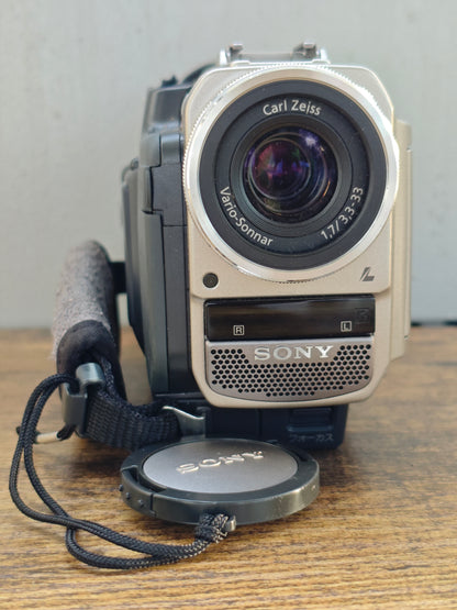 178774 Sony lens_1.jpg
